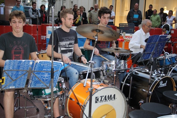 3 élèves et leur professeur