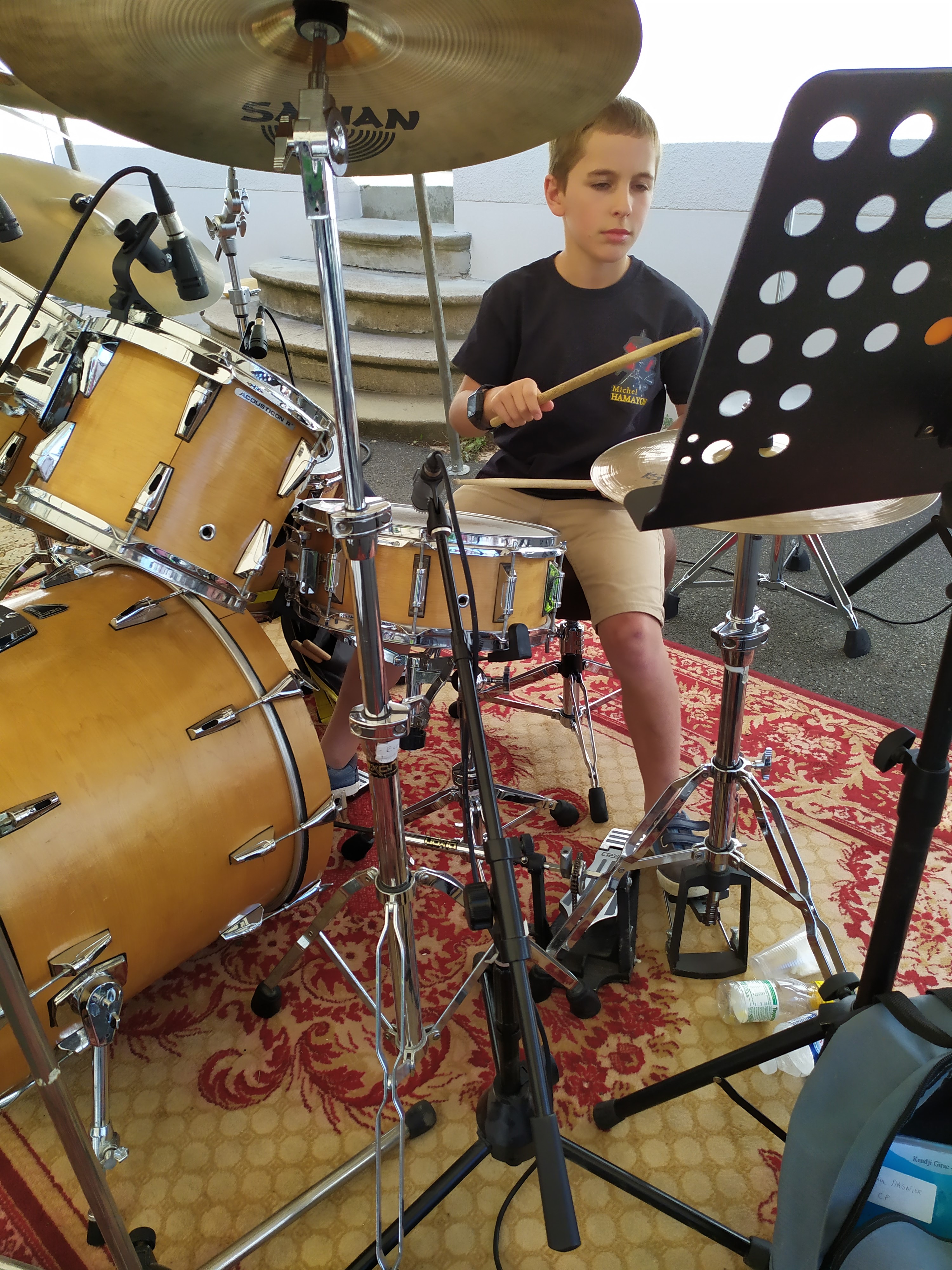 Arthur à  la batterie