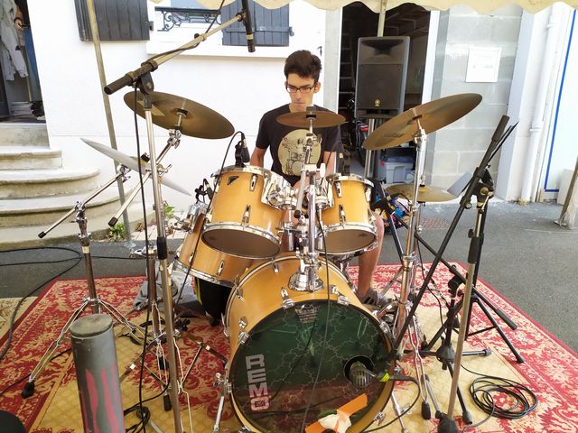 Clément à la batterie