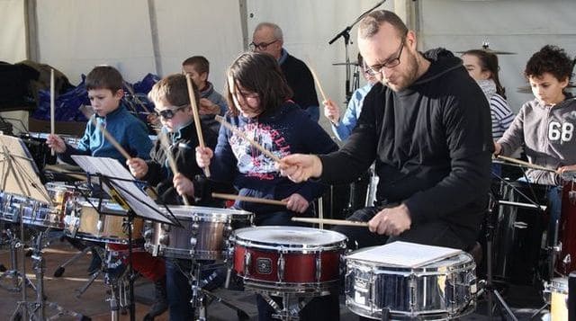 Ensemble caisses claires et toms basses