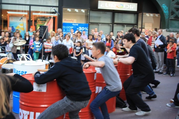 Groupe de percussions industrielles "Tambours Tendance"
