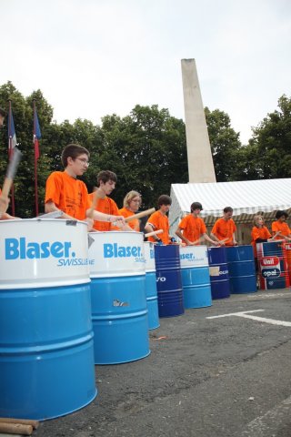 Groupe de percussions industrielles "Tambours Tendance"