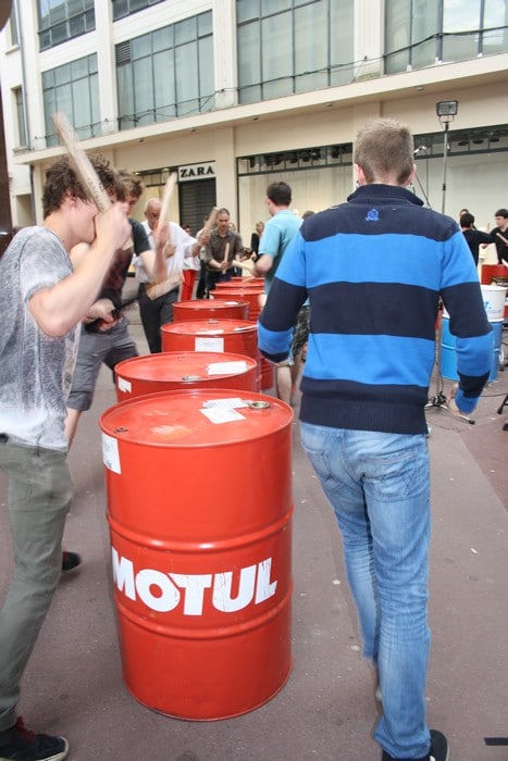 Groupe de percussions industrielles "Tambours Tendance"