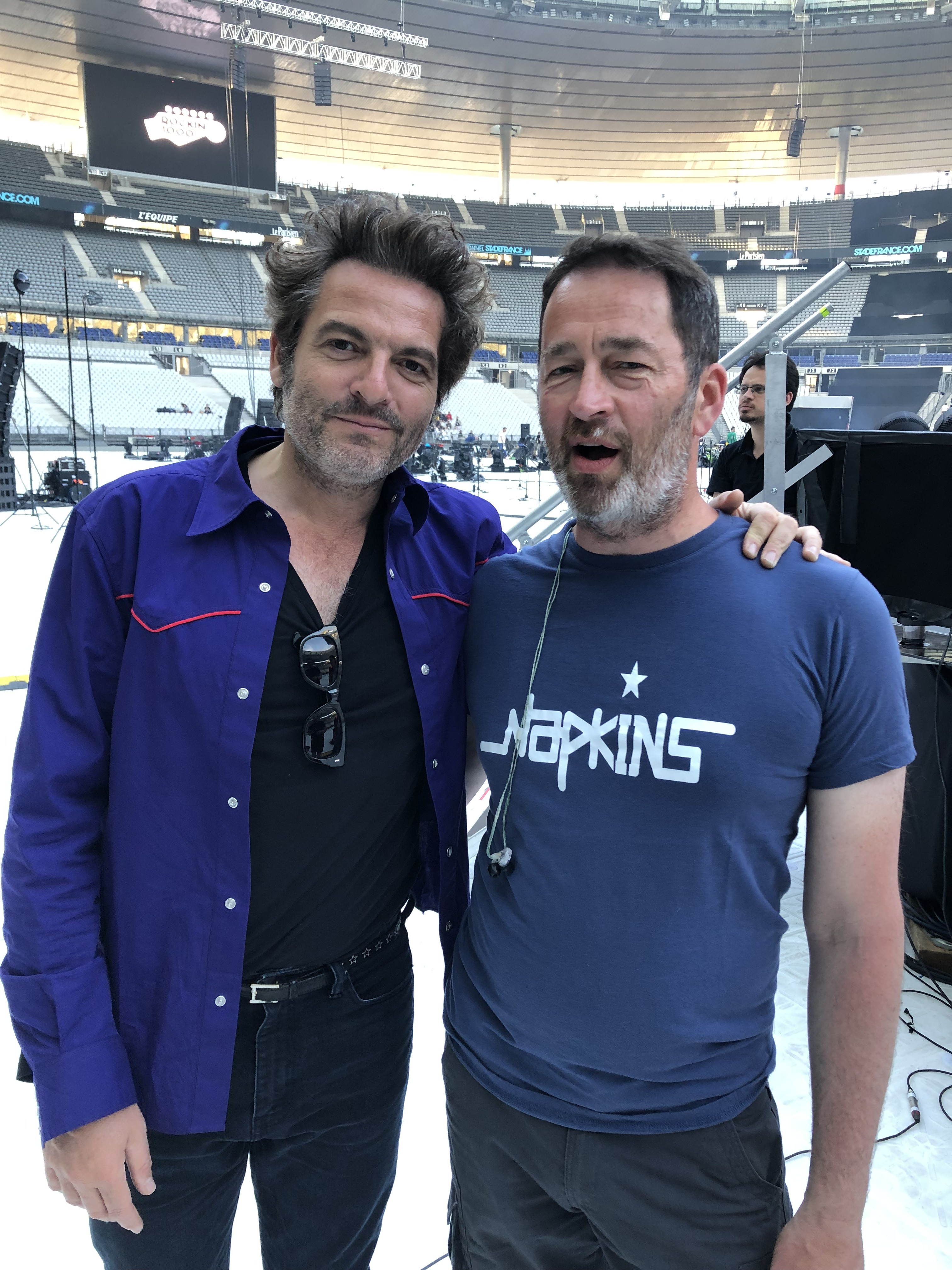 Eric avec le chanteur M - fils de Mathieu Chedid