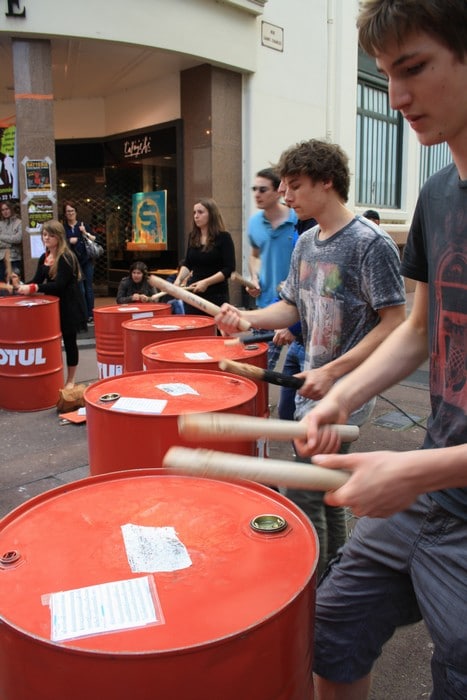 Groupe de percussions industrielles "Tambours Tendance"