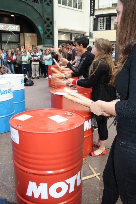 Groupe de percussions industrielles "Tambours Tendance"